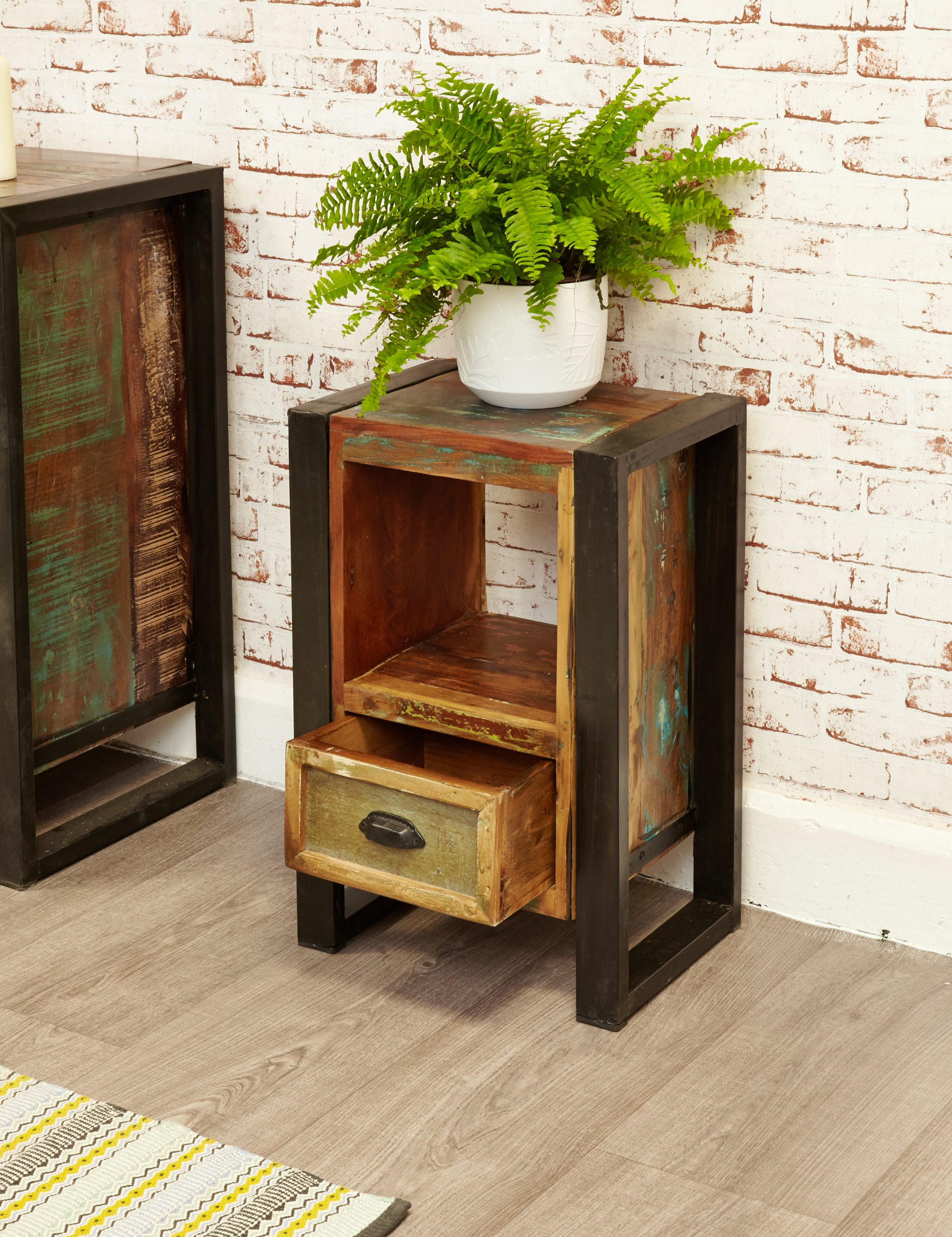 urban chic lamp table / bedside table with drawer